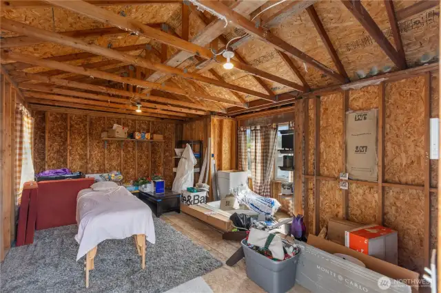 260 sq ft Loft Above Garage