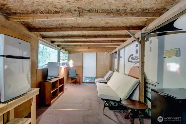 Enclosed area for flex space!