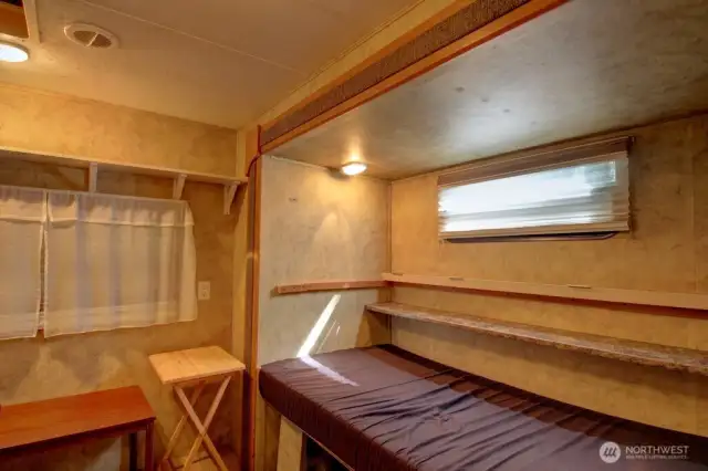 Additional area with flex sleeping space