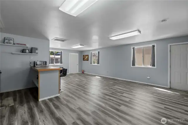 Detached Living Space with Full Kitchen