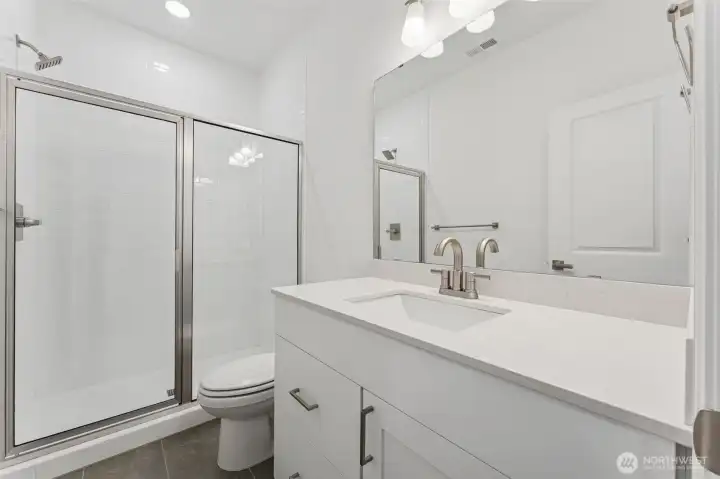 3/4 bath 1st level