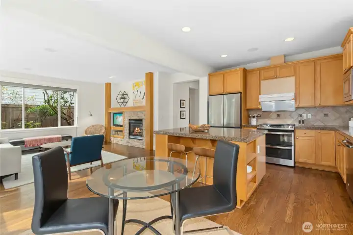 Open kitchen and breakfast nook