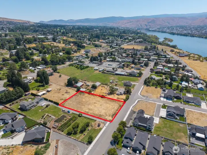 Boundary lines drawn in for visual purposes only. Buyer to verify.