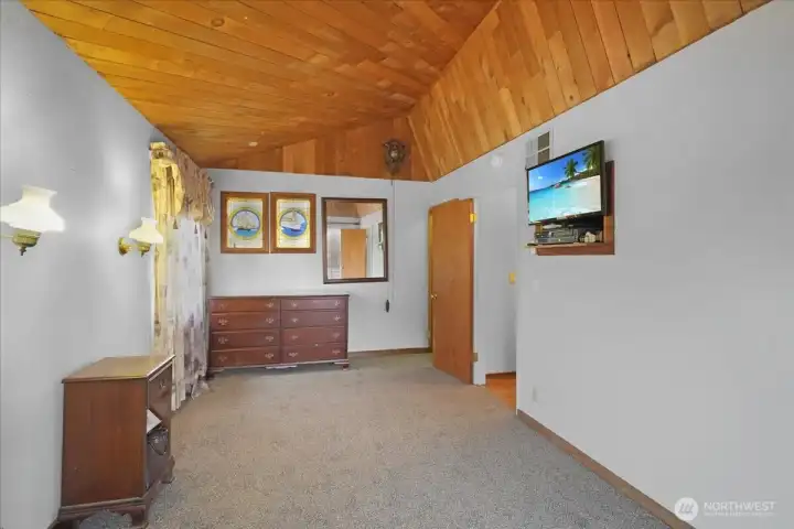 Primary bedroom new carpet and paint