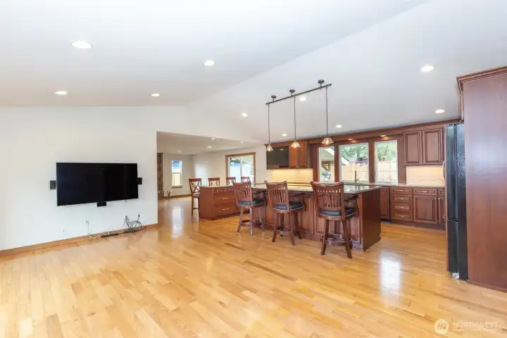 Before Virtually Stage, see next photo.