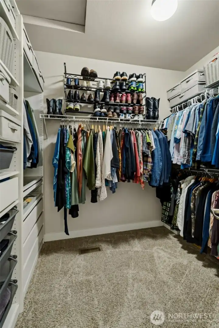 Walk IN Closet