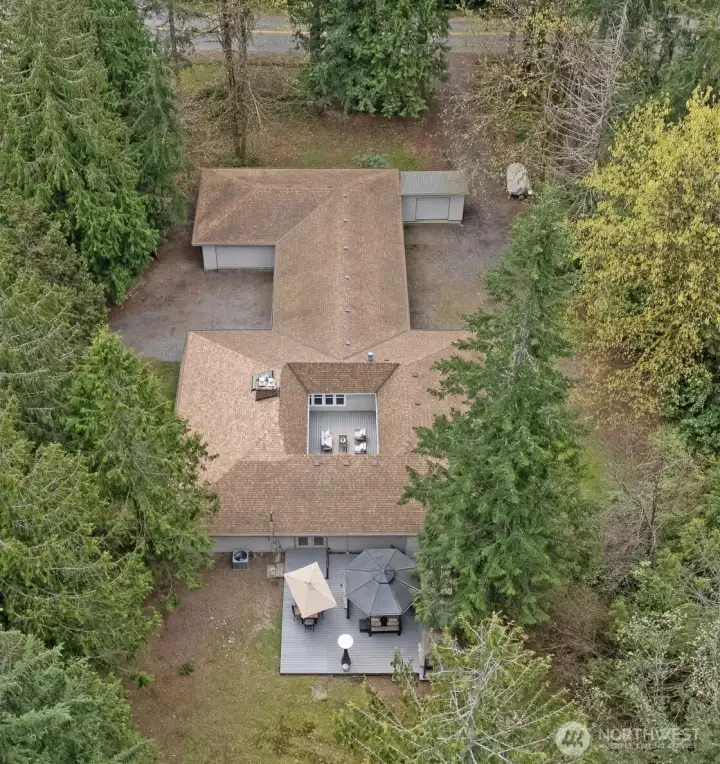 Surrounded by trees and natural beauty, this Mirrormont setting invites you to slow down, unwind, and enjoy the kind of privacy that feels like a true escape.
