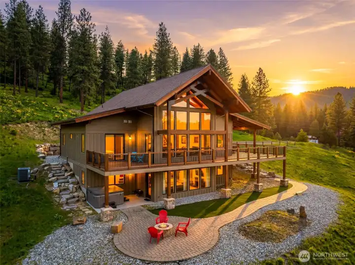 10 private acres, minutes to Downtown Leavenworth