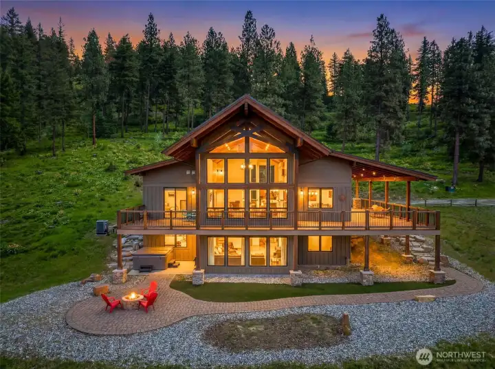 10 private acres, minutes to Downtown Leavenworth