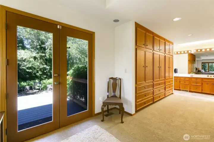 Large built-ins & walk-in closet