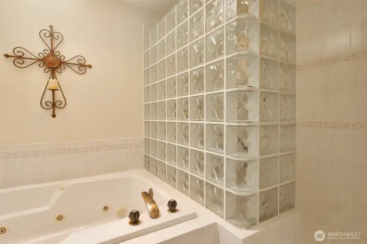 Jetted tub & walk-in shower