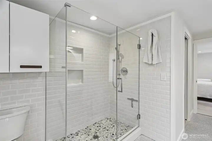 Primary shower