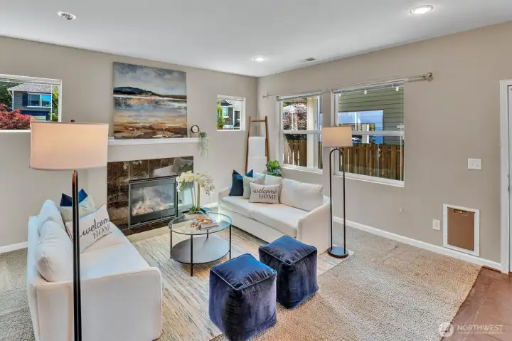 Lots of light in this home with such a nice flow. Lots of light in this home with such a nice flow.