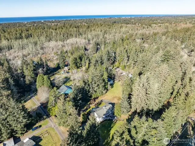 This home is close to the Pacific Ocean seen in the background.