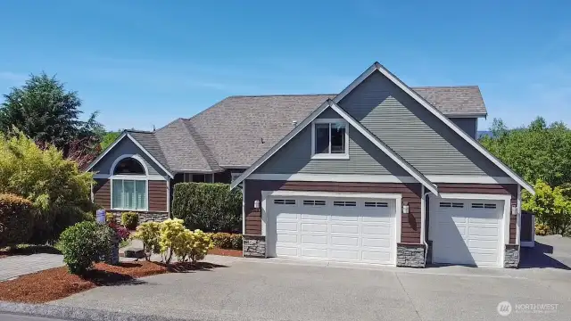 Beautifully maintained home with a fresh coat of exterior paint