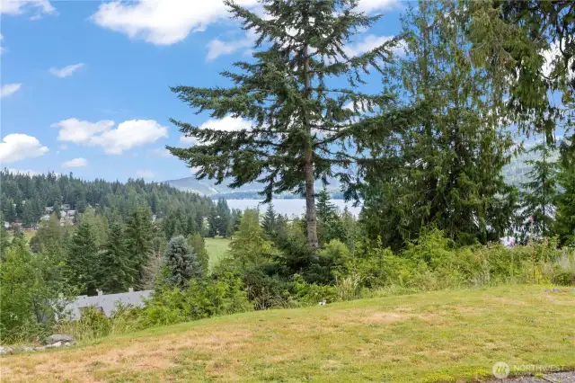 Welcome to fabulous lake views!