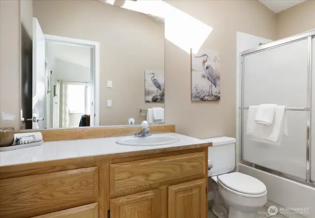 Upstairs full bathroom