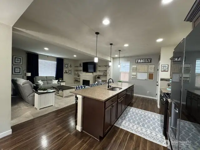 Open concept living area with 9' ceilings