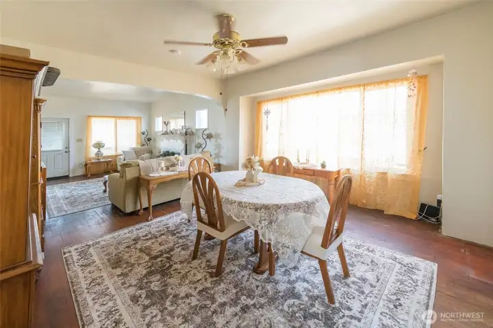 Spacious layout ideal for relaxing or entertaining.