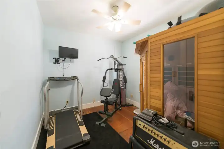 Versatile bedroom offering plenty of space to fit your needs.