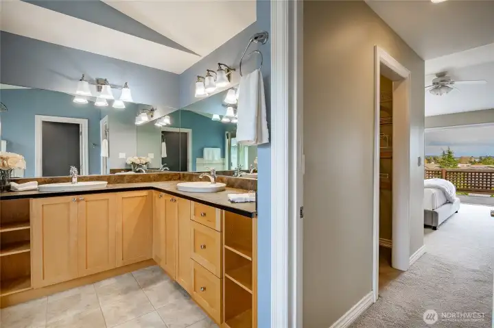 Walk-in closet