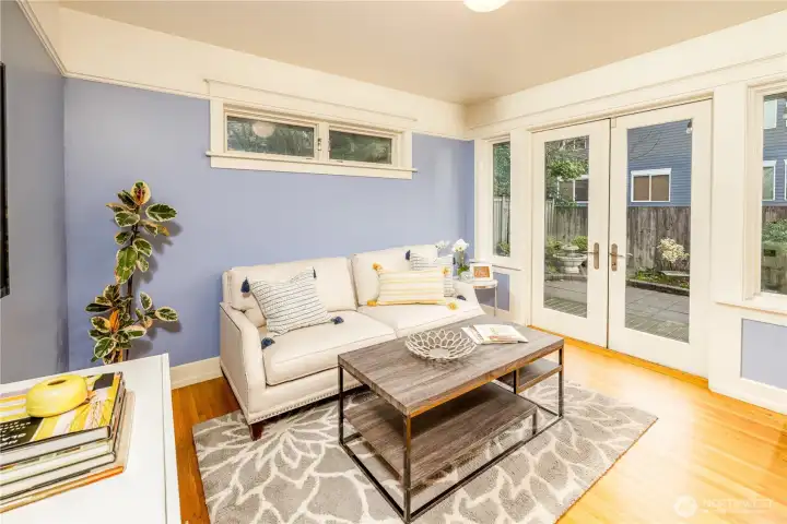 Perfect area for watching  a movie, reading a great book or just chatting with the cooks in the kitchen. Also can be an expansive breakfast room if desired.