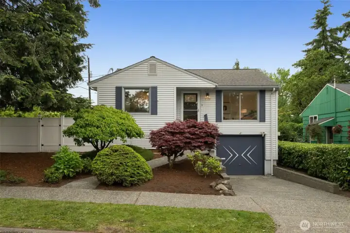 Large, corner lot in fabulous Highland Park!