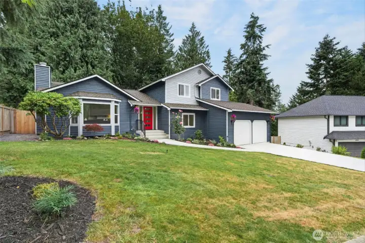 Nestled in the well-established Timberline neighborhood near Lake Sammamish, this home offers a wonderful setting to settle in and make your own.