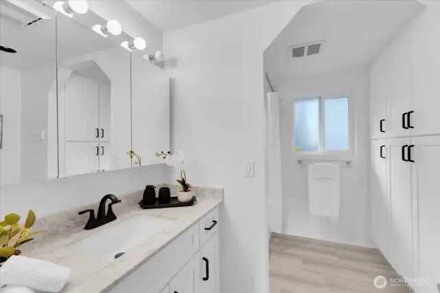 Updated full bathroom