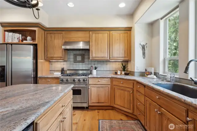 Kitchen Main Level