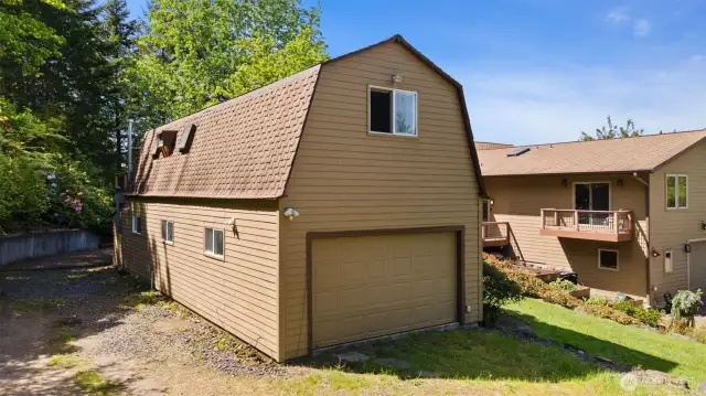 3rd garage