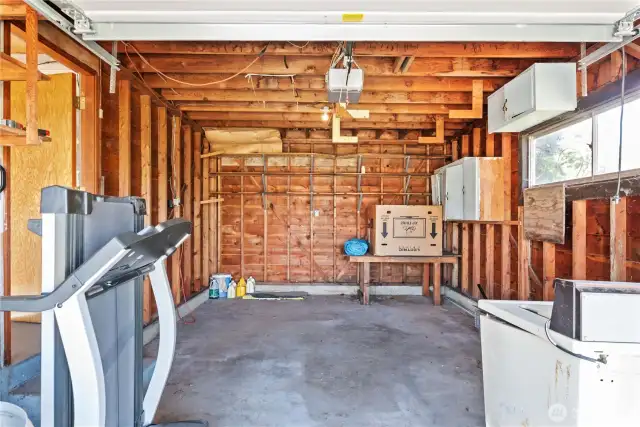 Single car garage has room to grow.