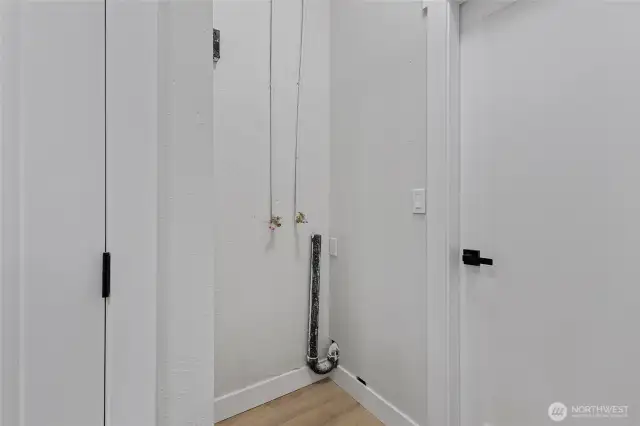 Washer/ Dryer Hookups
