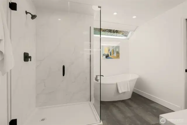 Soaking tub and skylight in Primary BA!