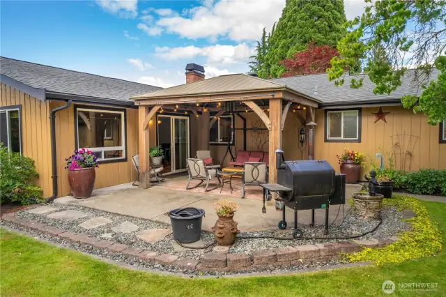 Covered gazebo