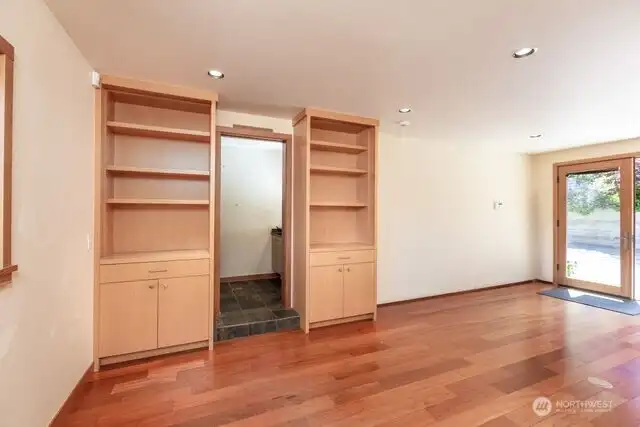 Guest apartment has an office or Flex room with a bath.