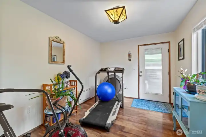 exercise/flex room