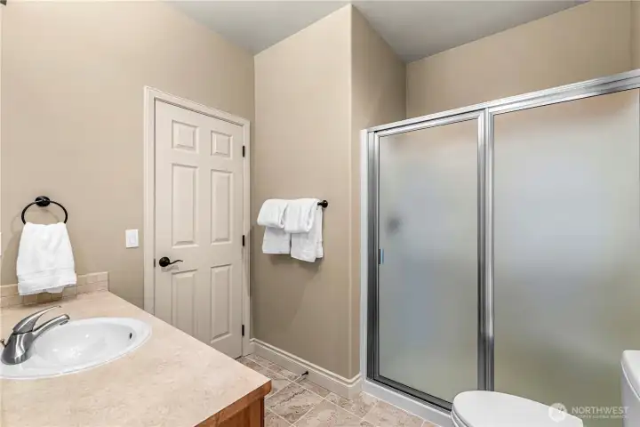 Main 3/4 bath
