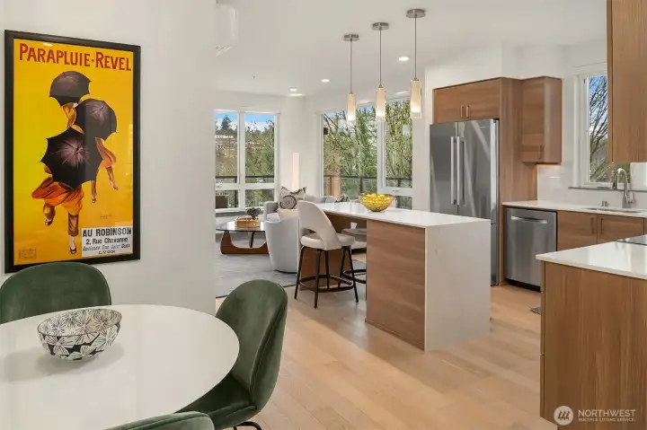 Welcome to Jade, where design meets convenience!