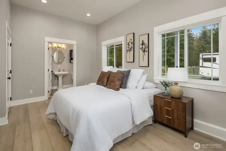 Bedroom 5 - 1st floor & full bathroom