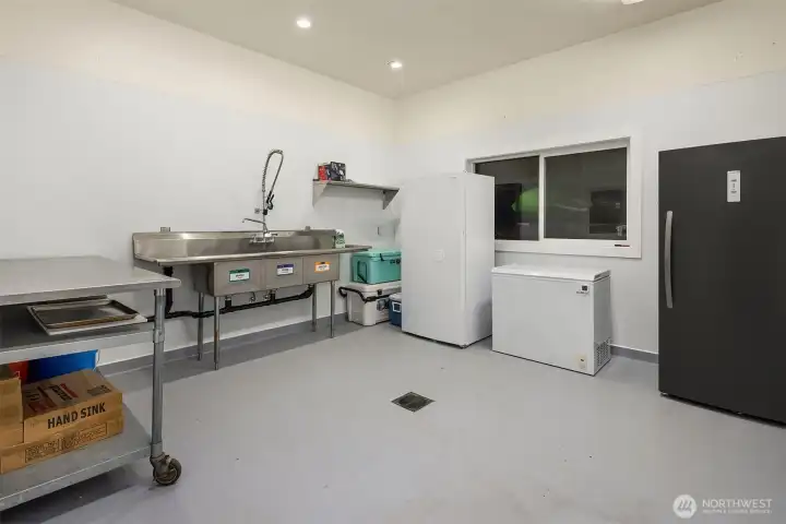 Processing room