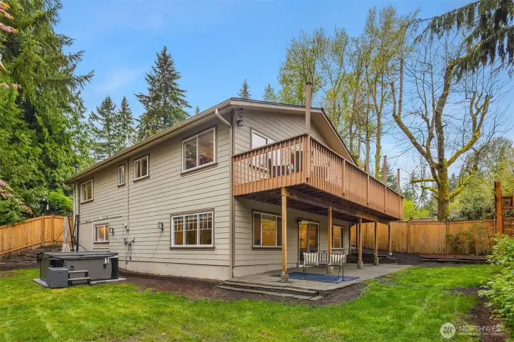 Large yard with newer hot tub! Fully fenced!