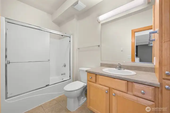 #2 Primary bathroom/main bathroom