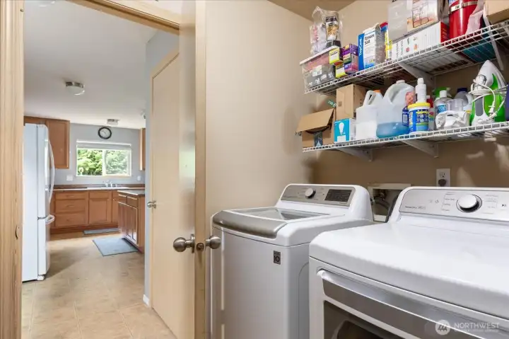 Laundry room on mainfloor