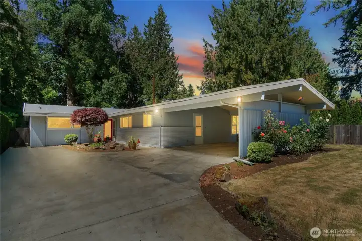 Single Level Seward Park home!