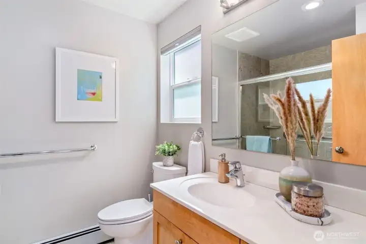 Primary bath in the main wing.