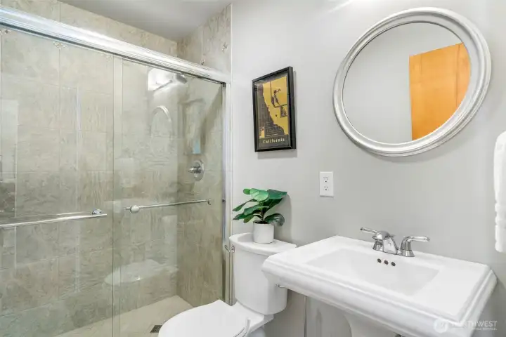 Guest 3/4 bath in the main wing.