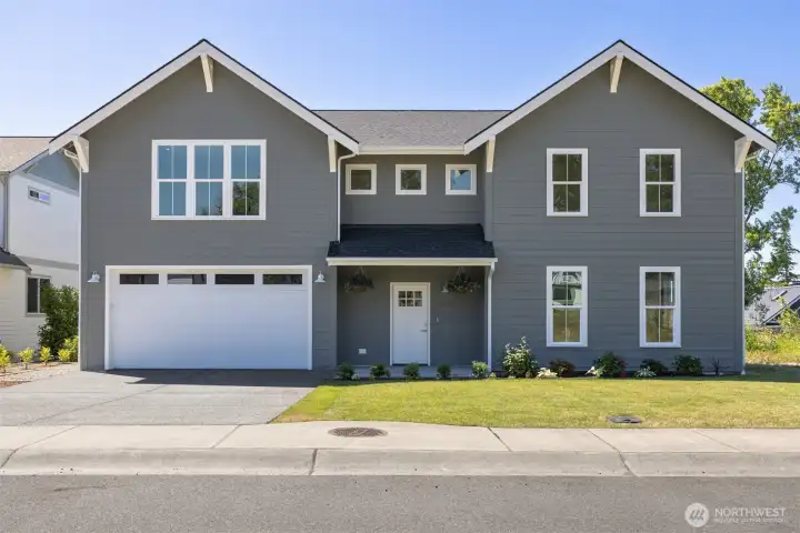 Welcome to 1351 Leighton Street, where this 5 bedroom home is proudly situated on a large parcel in the Drayton Reach community. Welcome to 1351 Leighton Street, where this 5 bedroom home is proudly situated on a large parcel in the Drayton Reach community.