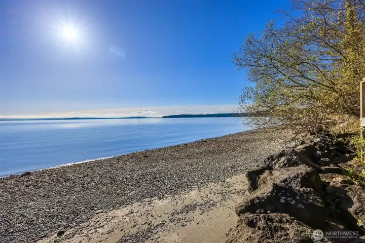 Fabulous beach, walk for miles in either direction. Fabulous beach, walk for miles in either direction.