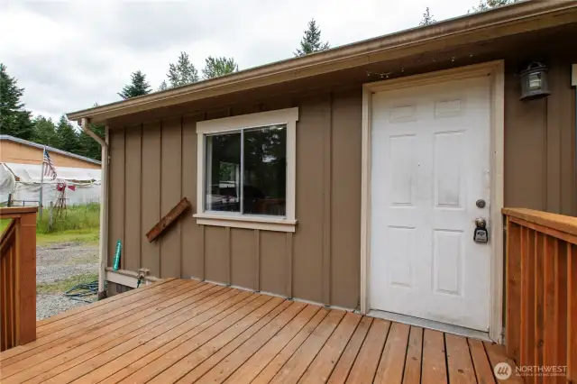 Brand new front deck, professionally built.